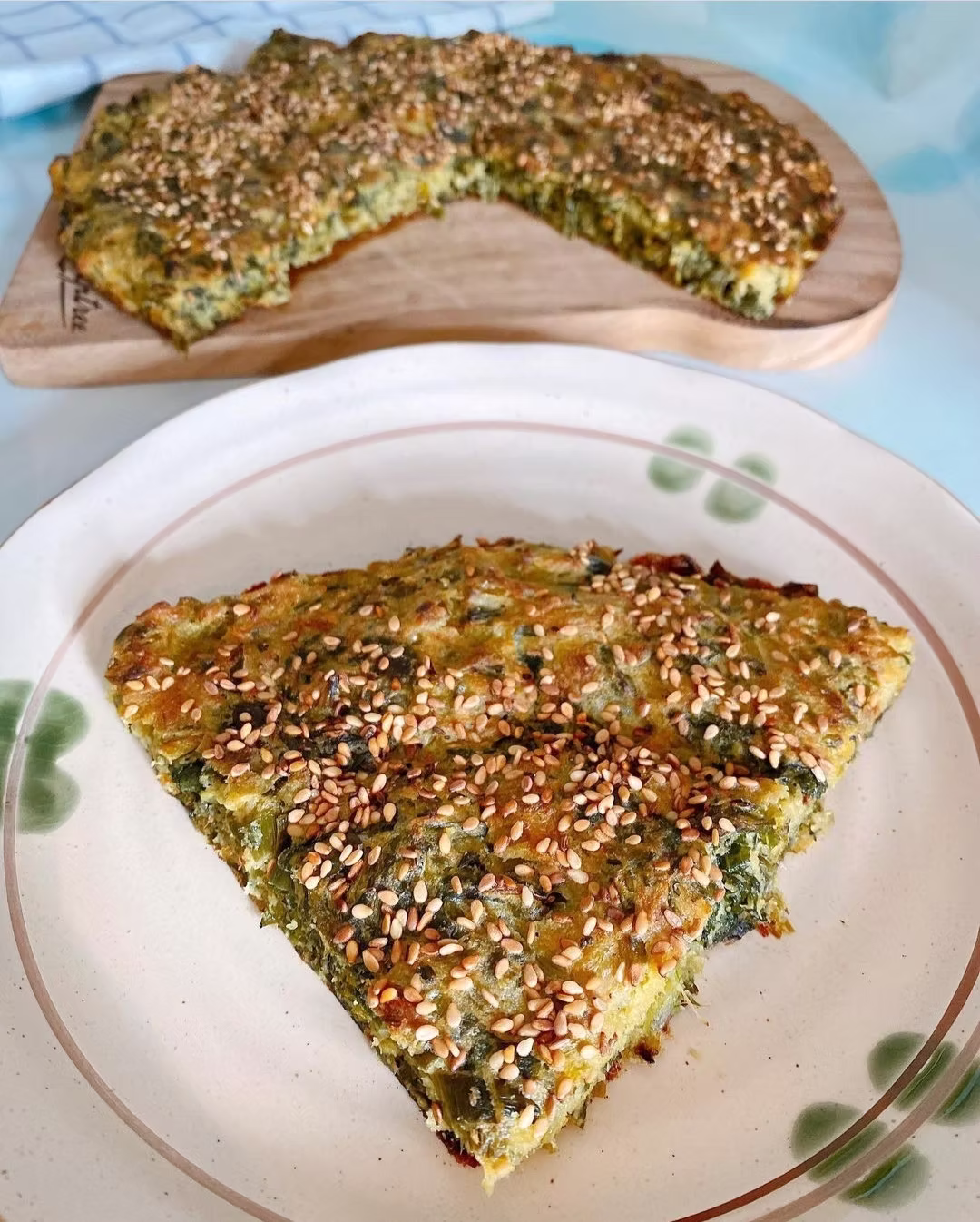 bir dilim pırasalı, pazışı glütensiz börek