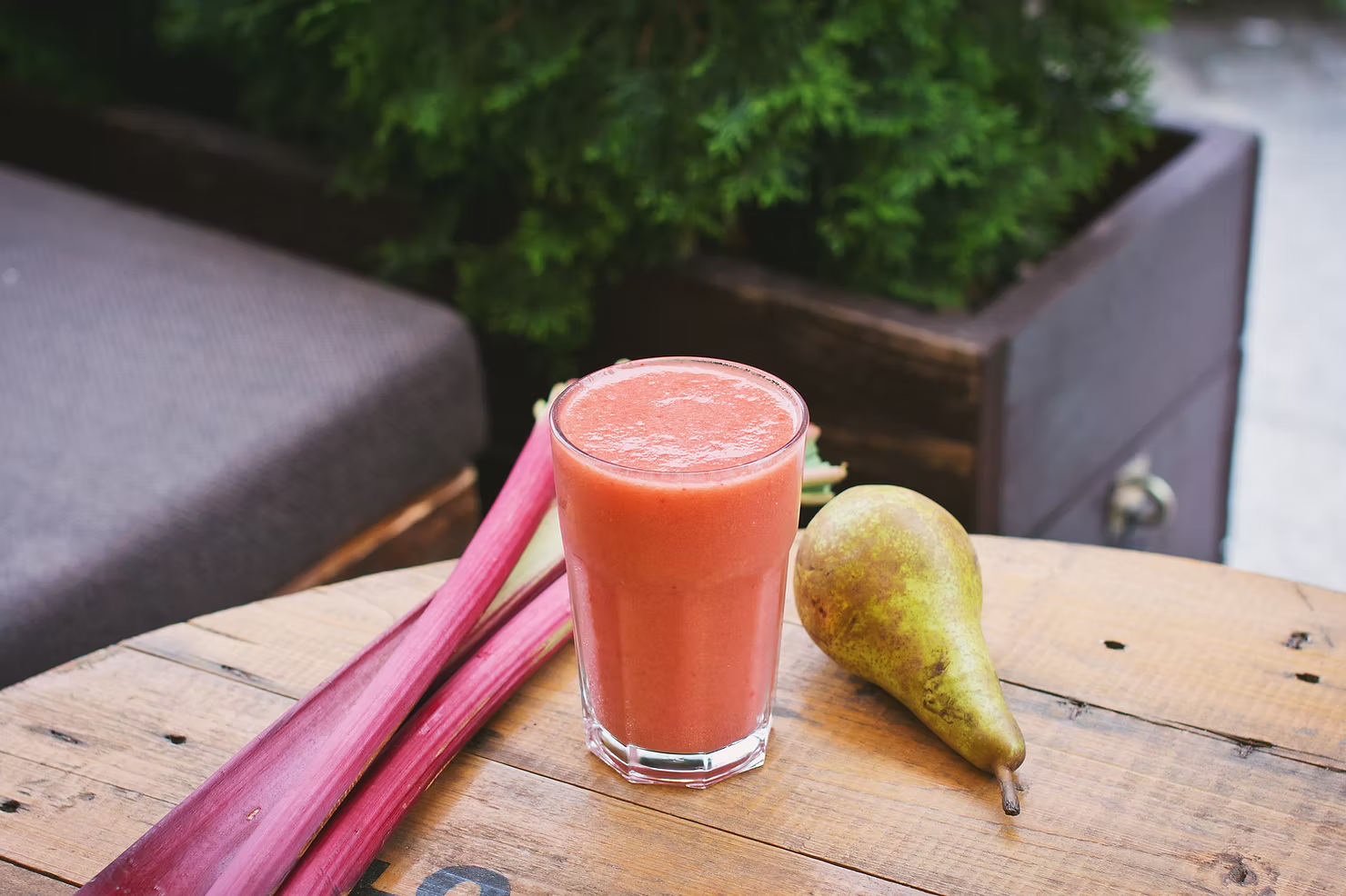 Sebze suyu mu, smoothie mi? pancar sapı, havuç suyu ve armut